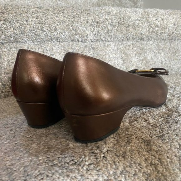 Salvatore Ferragamo Shoes Copper Bow - Picture 4 of 11